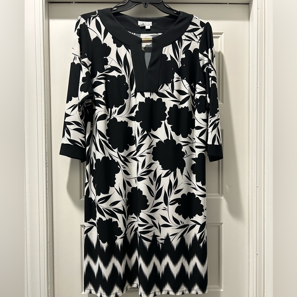 Black and white womens dress 3/4 length sleeve